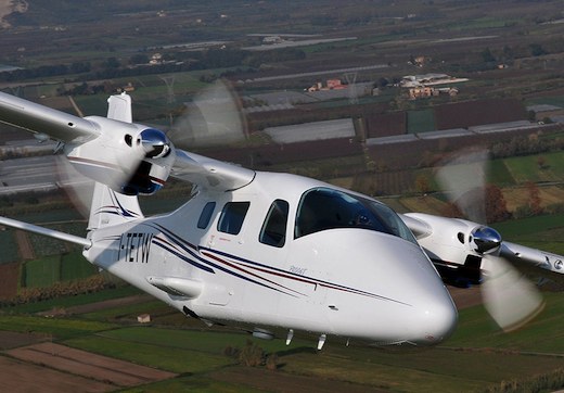 Le Tecnam P2006T est équipé de deux moteurs Rotax 912S