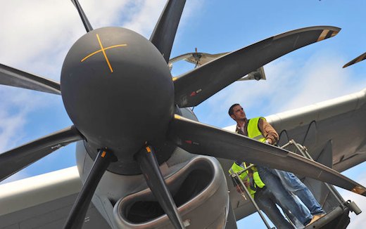 Dans les ateliers, les bureaux d'études et les cockpits, la passion des personnels Airbus est toujours présente.