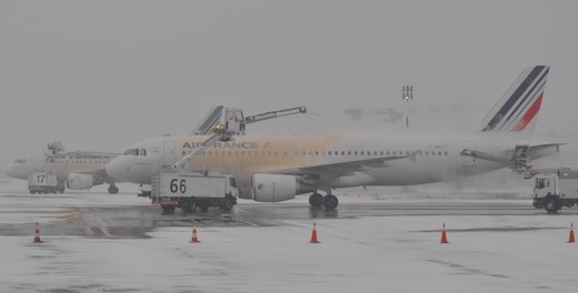 Opérations de dégivrage sur l'aéroport de Paris-CDG