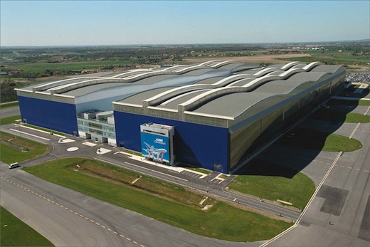 Vue aérienne de l'usine J.L. Lagardère d'Airbus à Blagnac