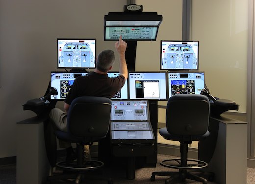 L'un des nouveaux simulateurs de vol du support client de Gulfstream.