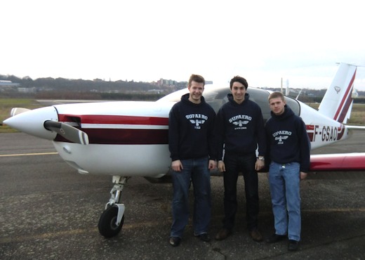 Vincent Boden, Philippe-O Faaland et Adrien Peroy, les trois élèves-ingénieurs du tour d'Europe 2011 de l'ISAE (Supaero)