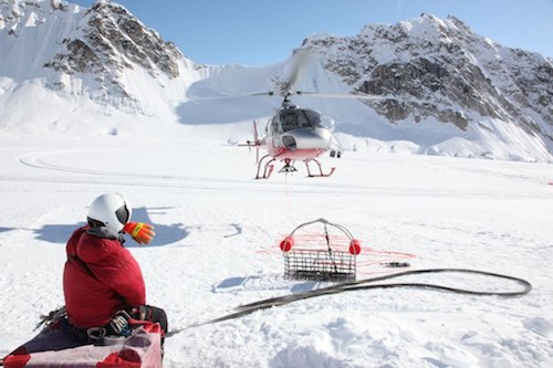 Un AS350B3 de TEMSCO en intervention dans le massif du Mont Mc Kinley