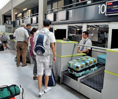 L’ESMA forme plus de 400 stagiaires par an aux métiers de l’aéroport : agent d’escale, agent de vente, de trafic et des opérations aériennes.