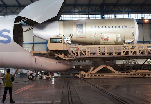 Airbus a un besoin urgent de professionnels de haut niveau pour ses programmes en cours de développement, notamment pour l'A350XWB