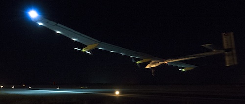 Solar Impulse se pose de nuit à Rabat