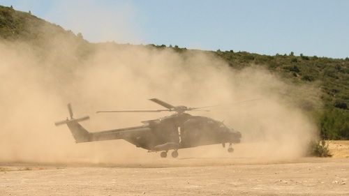 Des filtres à sable ont été montés sur les NH90 italiens en partance pour l'Afghanistan