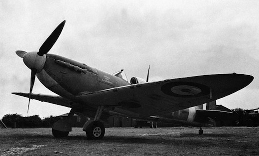 La résurrection de dizaines de Spitfire neufs