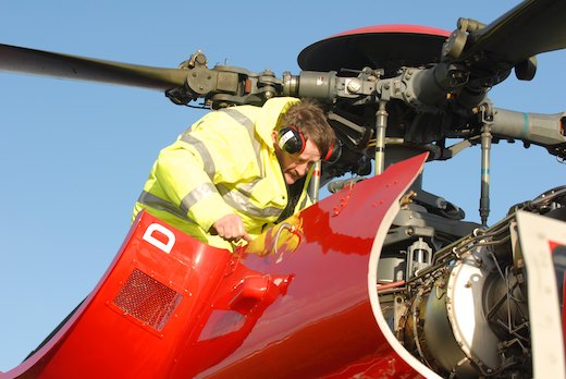 Sur les Eurocopter AS332 (photo), l'arbre de transmission incriminé peut être remplacé par un arbre de conception plus ancienne.