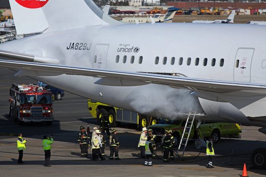 Depuis l'incident de Boston, une cinquantaine de Boeing 787 sont cloués au sol dans le monde.