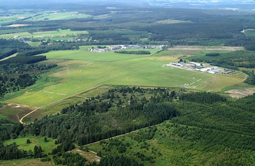 L'aérodrome de saint Hubert (Belgique) recouvre une superficie de 115 hectares que le nouveau gestionnaire (Idelux) souhaite rentabiliser