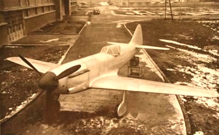 Le prototype du Dewoitine D551, début 1940