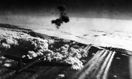 Une vague de B17 s'avançant sur l'Allemagne