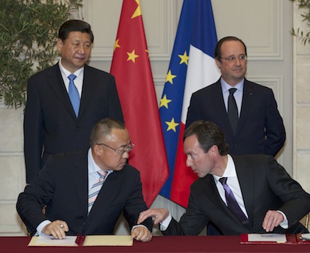 Les industriels français et leurs partenaires chinois ont officialisé une série d'accords en présence du président français François Hollande, et du président chinois Xi Jinping (26 mars 2014)