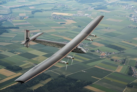 2. 2 juin 2014, Solar Impulse 2 effectue son premier vol à Payerne, piloté par Markus Scherdel