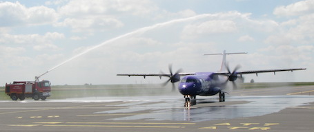 Arrosage traditionnel pour l'ATR de Stobart Air aux couleurs de Flybe