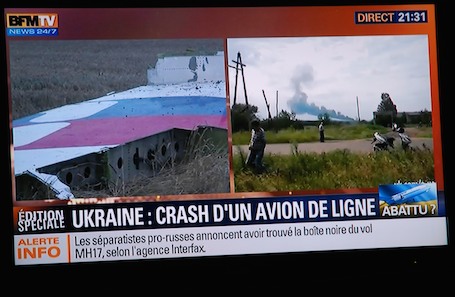 1. Contrairement au crash du vol MH370, cette fois, les chaines d'information en continu ne manquent pas d'images…