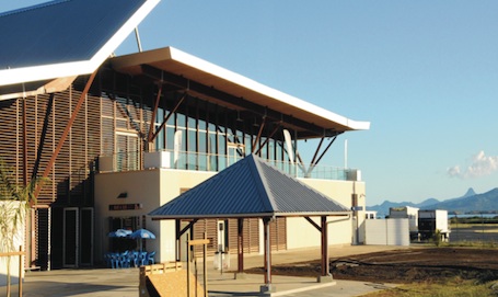 2. La remise a niveau de l'aéroport de Mayotte a coûté 46,5 M€