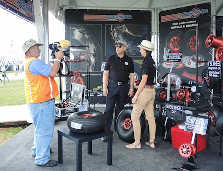 Beringer.aero à Oshkosh, en juillet 2014…