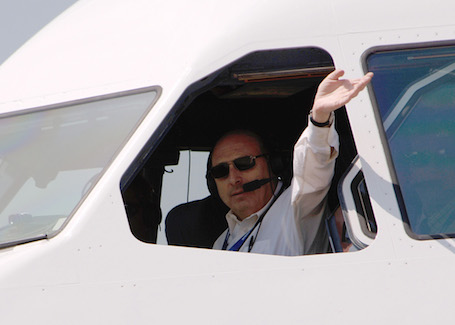 Claude Lelaie n'a jamais renié l'aviation légère dont il est issu…