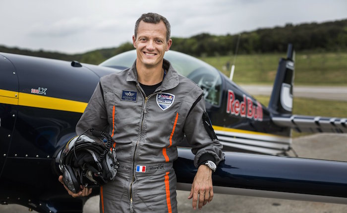1. Après un carton plein en catégorie Challenger, François Le Vot fera logiquement ses débuts en catégorie Masters sur le Red Bull Air Race 2015