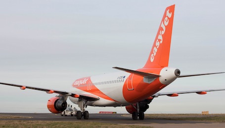 Le logo plus présent sur l'empennage