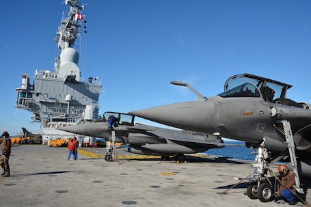 Sous la maîtrise d’ouvrage de la Direction générale de l’armement (DGA) et la maîtrise d’œuvre de DCNS, Sagem (Safran), modernise actuellement plusieurs équipements de bord du porte-avions nucléaire français Charles-de-Gaulle.