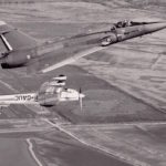 Le Mirage 2000 et le Cap 20L de l’aéro-club Dassault, piloté par Jean-Marie Saget