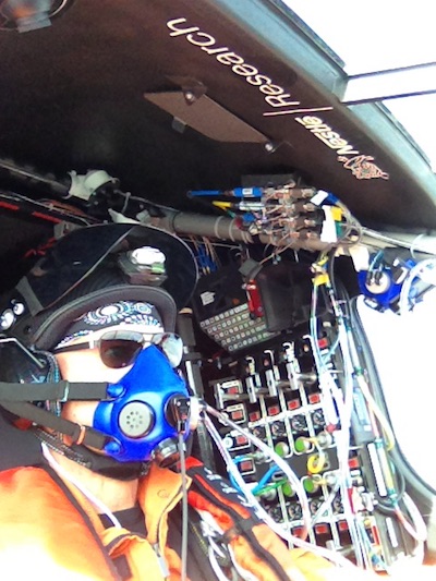 Bertrand Piccard aux commandes de Solar Impulse 2 en vol pour Nanjing