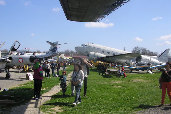 La collection des Ailes Anciennes de Toulouse est désormais visible, à côté du musée Aéroscopia