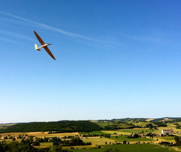 Le drone civil léger DT18 de Delair-Tech a une autonomie de vol de 100 km ou 2 heures
