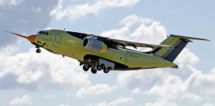 Anotov a fait voler son An-178 pour la première fois, le 7 mai 2015