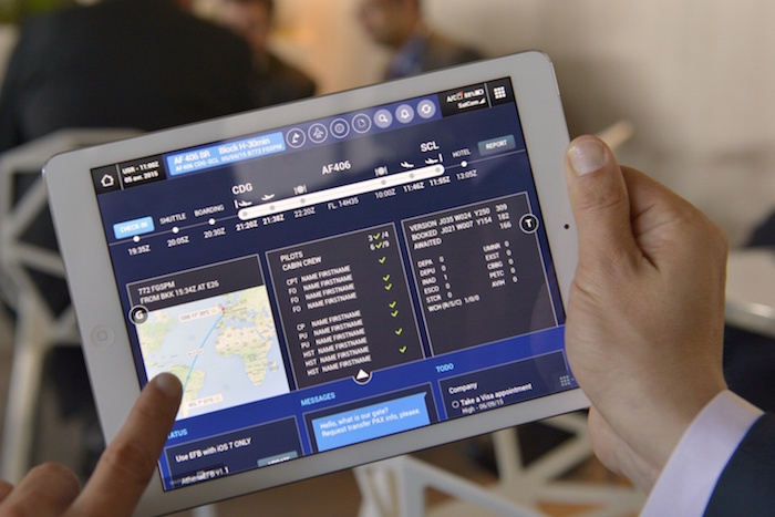 L'EFB (Electronic Flight Bag) TopWings de Thales a pour ambition d'offrir un accès simple et intuitif aux données requises tout au long de la mission par le pilote de ligne