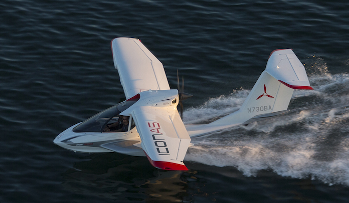 Icon a obtenu la certification S-LSA pour son biplace amphibie A5 en juin 2015