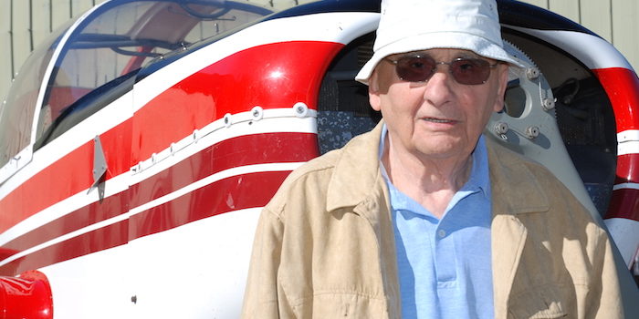 Jean Délémontez, en 2008, à l'occasion d'un rassemblement organisé pour les cinquante du premier vol du D140 Mousquetaire