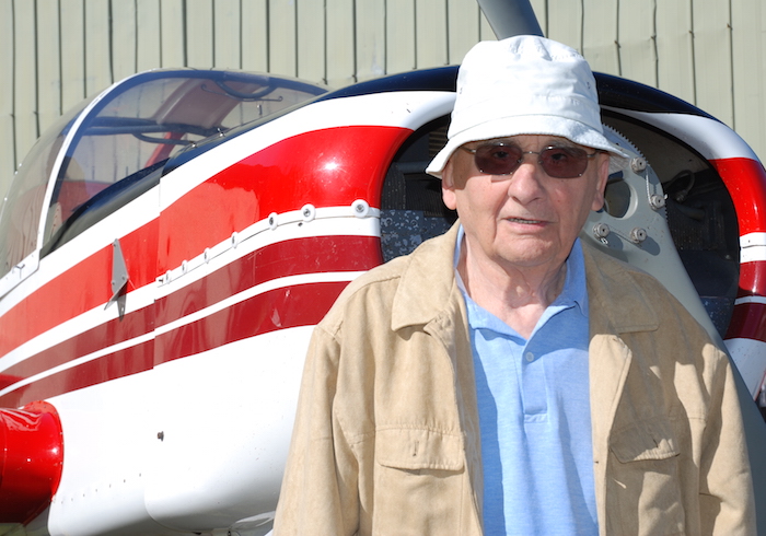 Jean Délémontez, en 2008, à l'occasion d'un rassemblement organisé pour les cinquante du premier vol du D140 Mousquetaire