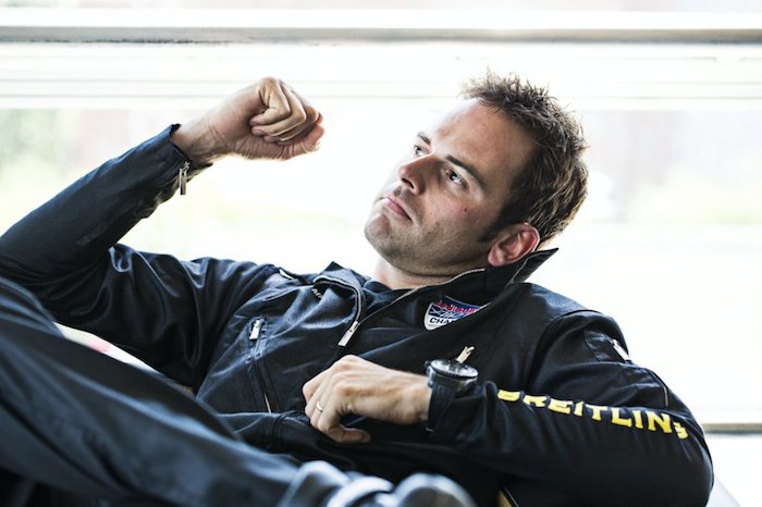 Mikael Brageot mène de front avec réussite sa double saison de voltige et de course autour de pylônes Red Bull Air Race