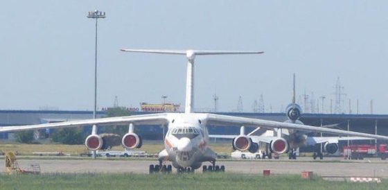 Avions-cargos sur l'aéroport d'Almaty