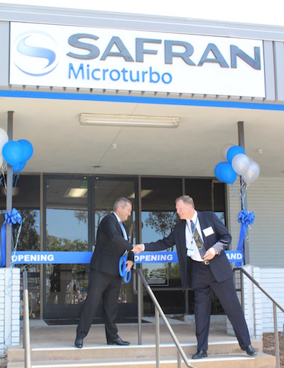 Pierre-Yves Morvan, Directeur General de Microturbo et Rick Elgin, Directeur de Microturbo San Diego