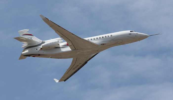 Le Falcon 8X qui a effectué son premier vol le 6 février 2015 était présenté en vol au salon du Bourget 2015