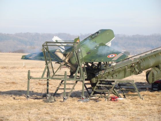 Le Sperwer de Sagem, qui doit être remplacé par le prochain drone tactique, est un appareil d’ancienne génération décollant uniquement par catapultage et revenant au sol sous un parachute.