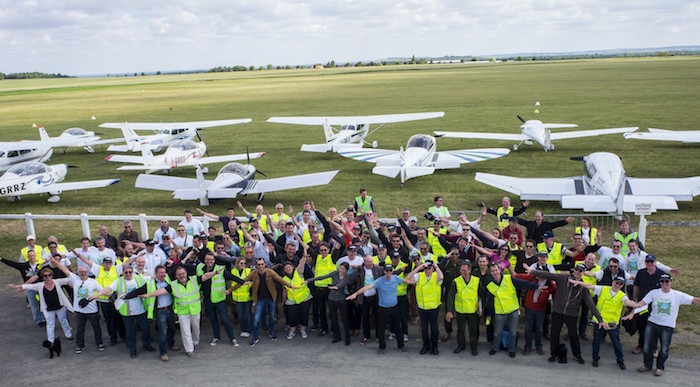 L’édition 2015 du Grass Cockpit Warter Tour a réunit 35 équipages, soit 107 pilotes dont 10 % de femmes.