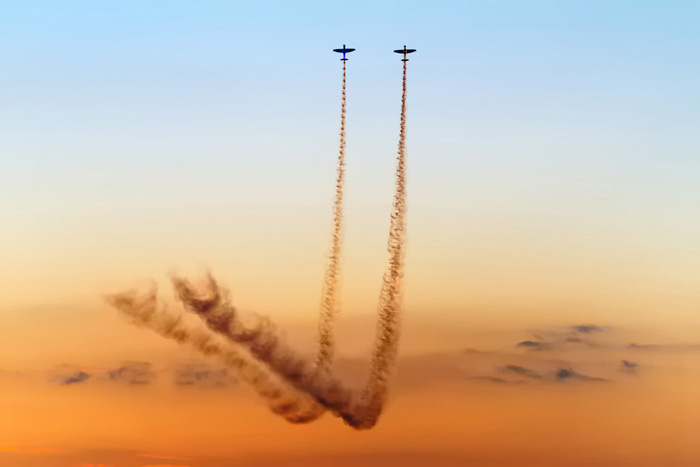 Les shows aériens au coucher du soleil sont tendance. De plus en plus d'organisateurs mettent en place ces Sunsets.