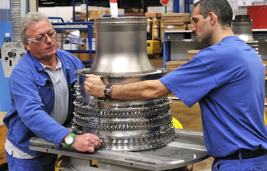 Beaucoup de métiers sont proposés, en particulier ceux associés à la production des pièces et équipements aéronautiques.