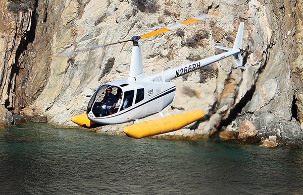 Sur le Robinson R66, l'option flottabilité est proposée en Europe à 36.000 $.