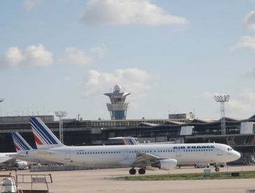 Air France-KLM progresse de +2,5% à Paris en 2015, mais à Orly, c'est le low cost qui porte la croissance