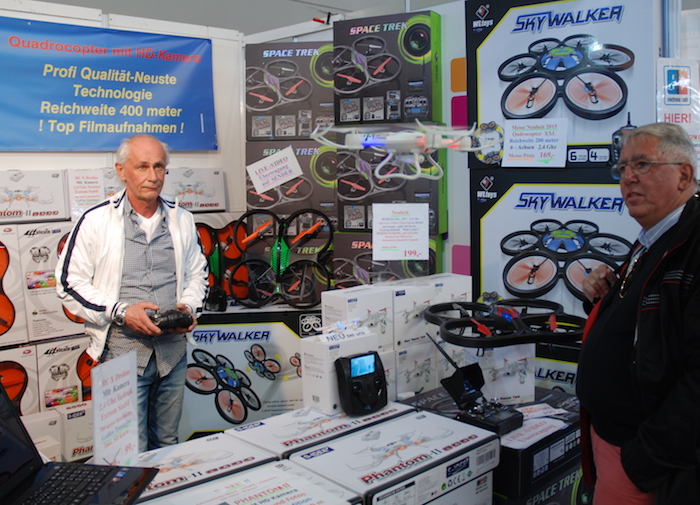 Selon l'étude du cabinet Olivier Wyman, le drone de loisir a généré 90 M€ de chiffres d'affaires en 2015. Il pourrait atteindre 190 M€ en 2025.