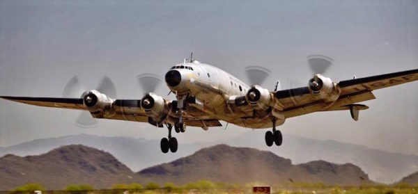 Les mécaniciens de Dynamic Aviation et des bénévoles de Mid America Flight Museum ont remis en état de vol le Constellation utilisé par le président Dwight Eisenhower comme premier Air Force One