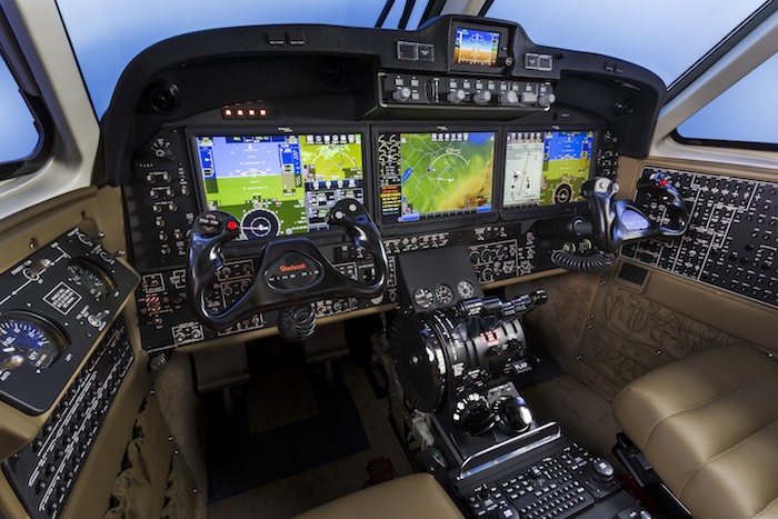 Les trois écrans tactiles de la suite avionique Pro Line Fusion de Rockwell-Collins certifiés sur les King Air 350/250