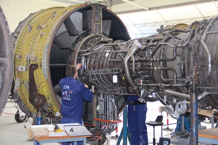 Les 600 apprentis que forment chaque année le CFA des Métiers de l'Aérien, sont en alternance chez Air France, l'autre moitié, le sont dans 125 entreprises différentes